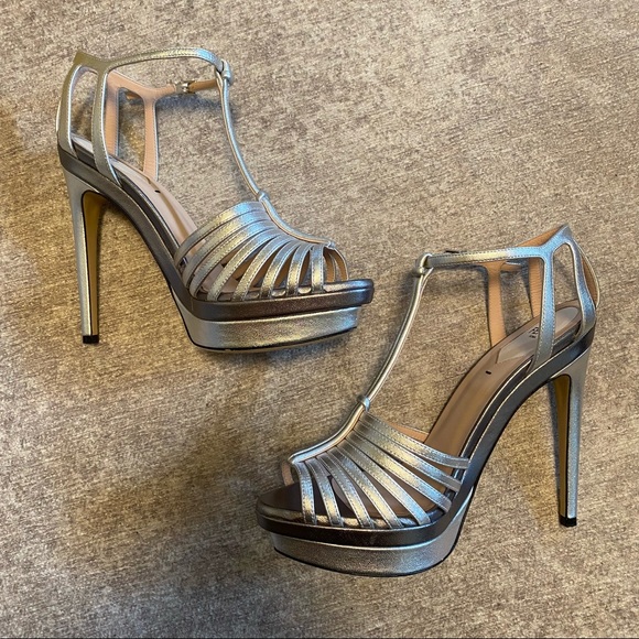 Fendi Silver Metallic T-strap Argento Sandal Pumps - Picture 4 of 15